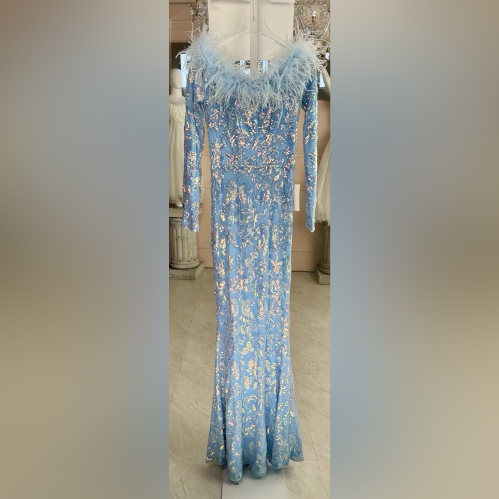 Elegant Blue Floral Dress with Feather Detail NWOT